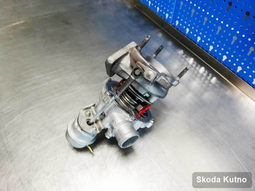 Wyremontowana w firmie w Kutnie turbina do osobówki producenta Skoda przygotowana w laboratorium po regeneracji przed spakowaniem