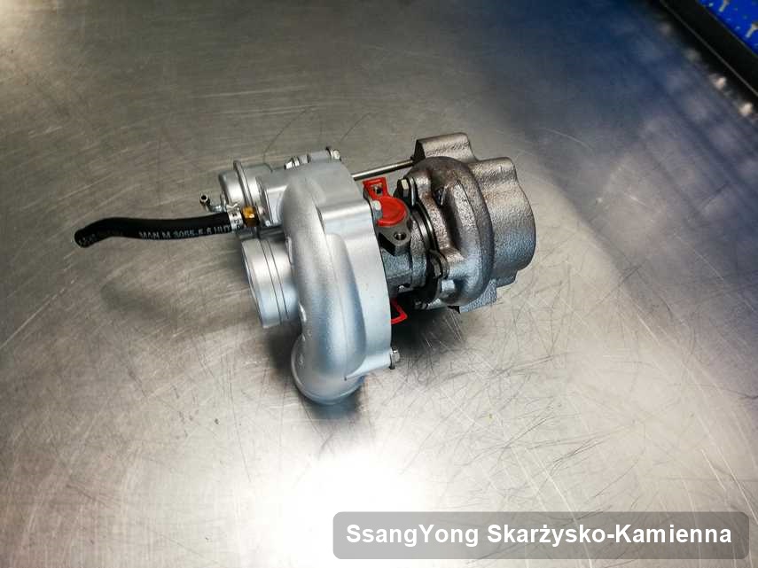 Wyremontowana w przedsiębiorstwie w Skarżysku-Kamiennej turbosprężarka do osobówki marki SsangYong przygotowana w laboratorium naprawiona przed wysyłką