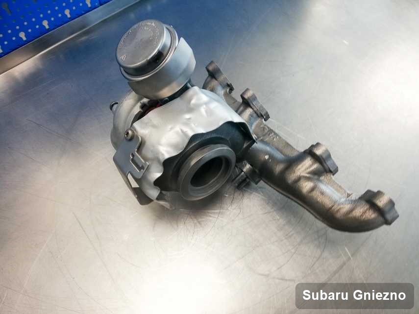 Zregenerowana w laboratorium w Gnieznie turbina do aut  z logo Subaru przygotowana w pracowni po regeneracji przed nadaniem