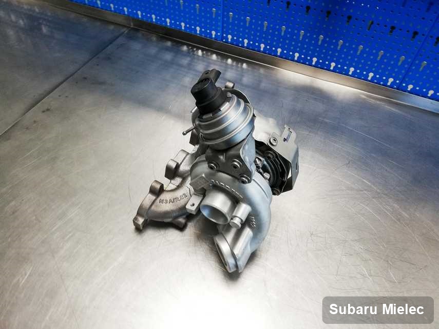Zregenerowana w pracowni w Mielcu turbina do aut  z logo Subaru przygotowana w pracowni naprawiona przed nadaniem