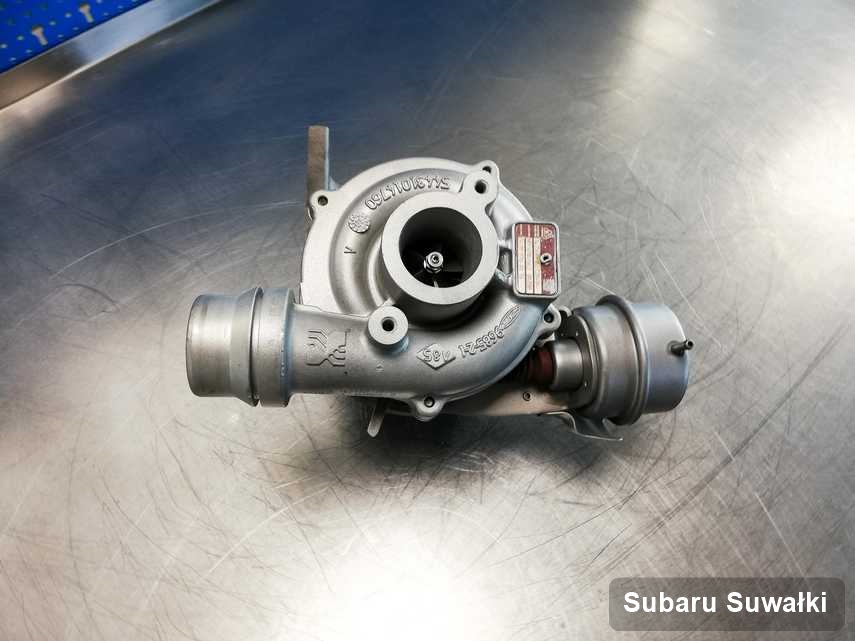 Wyremontowana w laboratorium w Suwałkach turbosprężarka do osobówki z logo Subaru przygotowana w pracowni wyremontowana przed spakowaniem