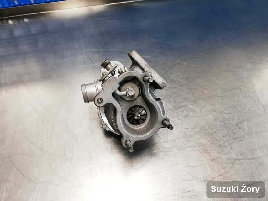 Wyczyszczona w przedsiębiorstwie w Żorach turbosprężarka do samochodu marki Suzuki przyszykowana w pracowni zregenerowana przed wysyłką
