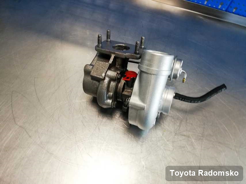Zregenerowana w pracowni regeneracji w Radomsku turbosprężarka do pojazdu spod znaku Toyota przygotowana w warsztacie zregenerowana przed nadaniem