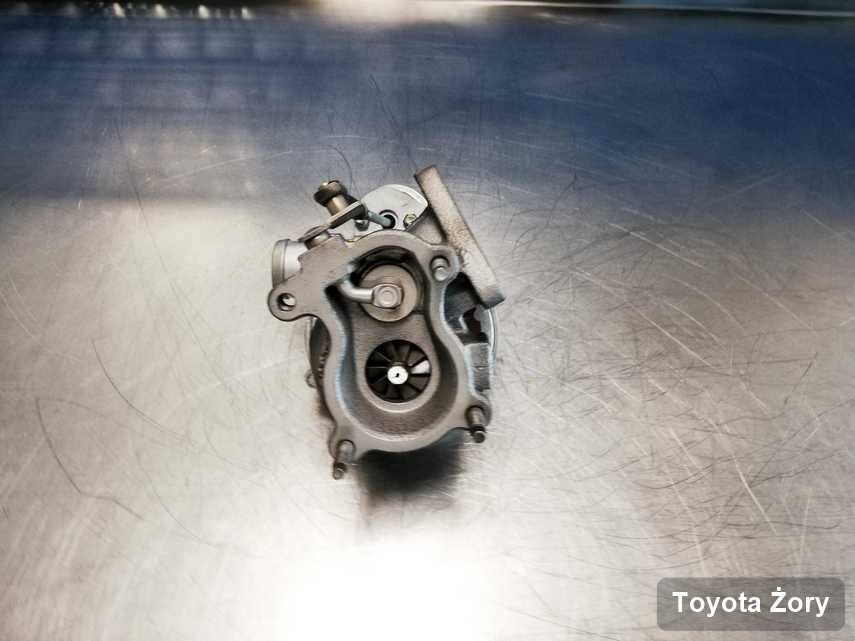 Zregenerowana w laboratorium w Żorach turbosprężarka do osobówki spod znaku Toyota przyszykowana w pracowni po remoncie przed wysyłką