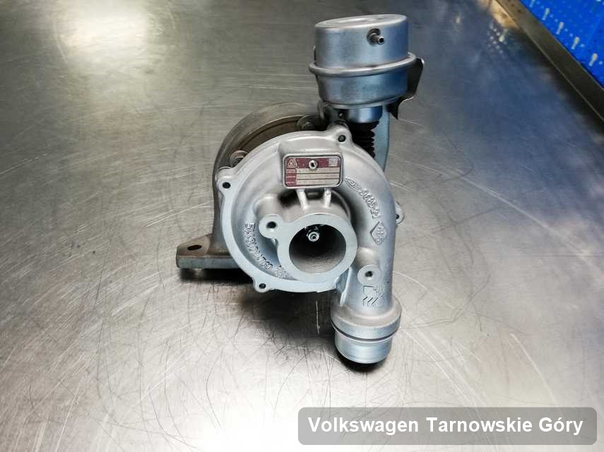 Zregenerowana w laboratorium w Tarnowskich Górach turbosprężarka do auta producenta Volkswagen przygotowana w laboratorium po naprawie przed nadaniem