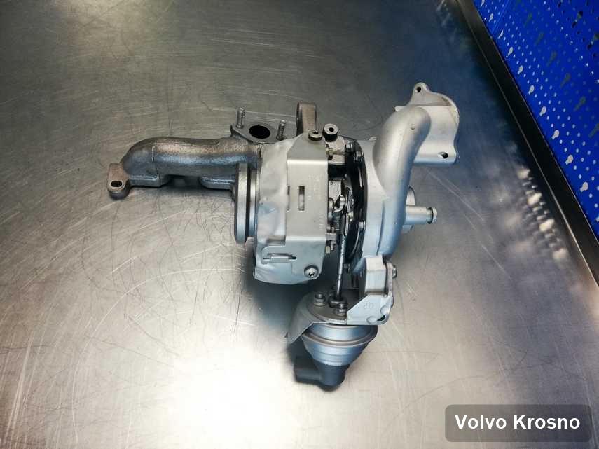 Wyczyszczona w firmie w Krosnie turbosprężarka do pojazdu koncernu Volvo przyszykowana w pracowni zregenerowana przed wysyłką