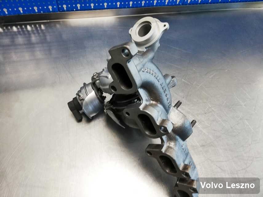 Naprawiona w firmie w Lesznie turbosprężarka do pojazdu spod znaku Volvo przyszykowana w pracowni po remoncie przed spakowaniem