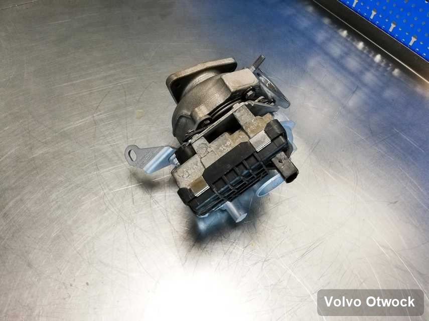 Wyremontowana w pracowni regeneracji w Otwocku turbosprężarka do osobówki spod znaku Volvo przyszykowana w warsztacie po naprawie przed wysyłką