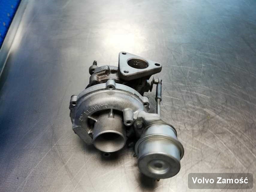 Wyczyszczona w przedsiębiorstwie w Zamościu turbina do aut  firmy Volvo przygotowana w warsztacie po remoncie przed wysyłką